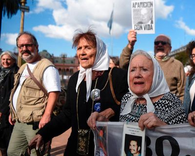 Argentinian activist who spent 50 years looking for disappeared son dies