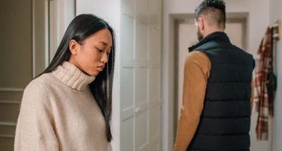 Summer Travel Makes It Easier to Miss Relationship Red Flags, Experts Warn