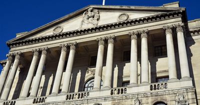 Property Market Turning? UK House Prices Slip as Mortgage Pressure Builds, Bank of England Holds Rates High