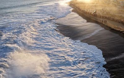 King tides along California coast prompt advisories following two deaths