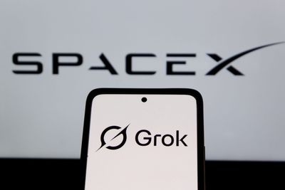 Top analyst: 71% of SpaceX's $2 trillion value rests on AI. Grok's numbers Are ‘almost comical’ by comparison