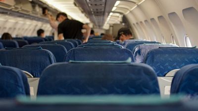 California doctor says she saved someone’s life on a plane. But American Airlines thanked her boyfriend as “Dr.” and her as “Ms.”