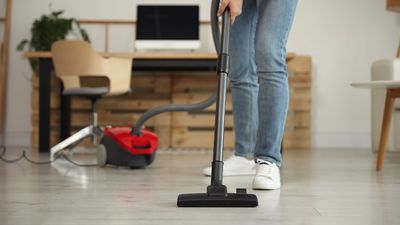 I asked ChatGPT to make cleaning less overwhelming — these 7 prompts actually helped