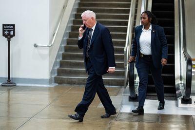 Congress must review Iran agreement, senators say
