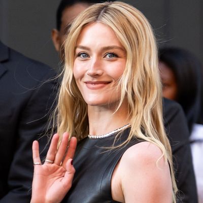 Did Sarah Pidgeon's Off-Duty Outfit Just Soft-Launch Her New Relationship?