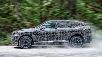 The New BMW X5 Hides The Door Handles In Plain Sight