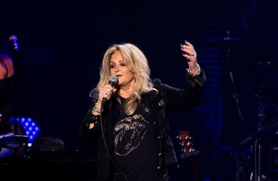 Bonnie Tyler summer tour dates cancelled after star wakes up from induced coma