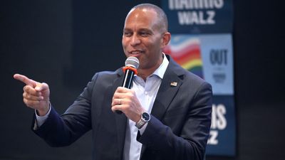 Hakeem Jeffries skeptical of Iran-US deal, says Trump tore up old agreement because of ‘Obama Derangement Syndrome’