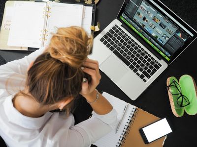 'My Parents Opened a Credit Card in My Name': Student Discovers $30,000 Debt While Trying to Move Out