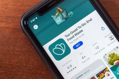The Discount Grocery Apps That Sell Surplus Food for Pennies