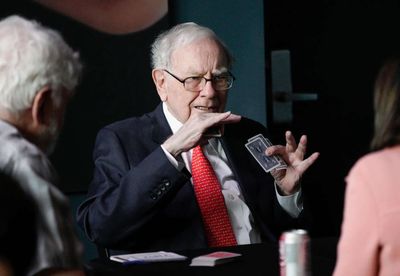 Warren Buffett won’t leave his $100 billion fortune to his children, says "enough so that they can do anything, but not..."