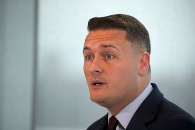 Streeting warns Starmer he could trigger Labour leadership contest next week
