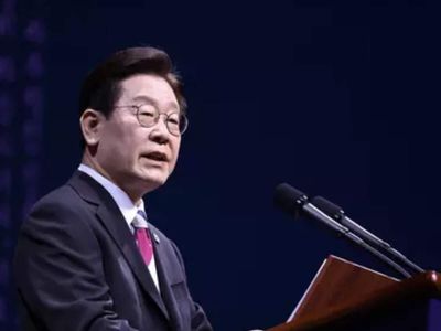 South Korea president urges Trump to help make peace with North