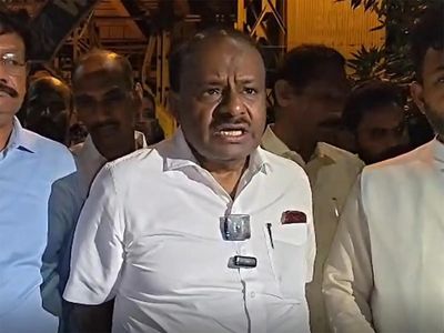Karnataka: HD Kumaraswamy slams DK Shivakumar over posters alleging land mafia links