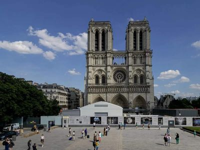 France braces for heatwave with canal swimming allowed in Paris