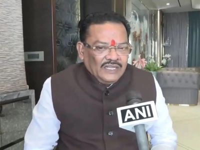 'Reason why MPs don't want to be with them': Maharashtra Minister Shirsat slams Sanjay Raut's abusive remarks