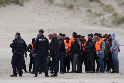 French riot police now working to stop small boat crossings – Starmer