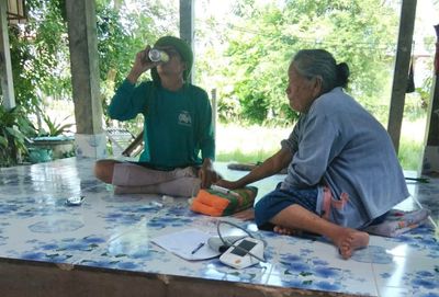 Chief of tambon hospital transferred for drinking while drawing blood