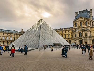 Louvre museum 'running out of steam', says new director