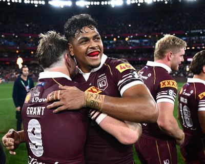 Queensland set up State of Origin decider with stunning Game 2 win over NSW