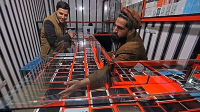 Afghan government staff told to abandon smartphones or face prison sentence