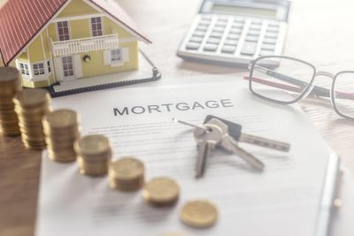 Inflation relief could ‘trigger a mortgage price war’ as interest rates predicted to fall