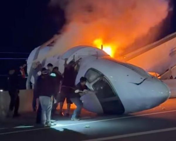 NetJets aircraft crashes on Texas highway, killing one and injuring five