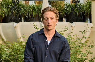 Jeremy Allen White reveals whether The Social Reckoning has influenced him