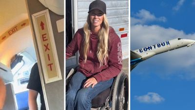 Woman in wheelchair is about to get booted from flight. Then passengers band together, come to her rescue