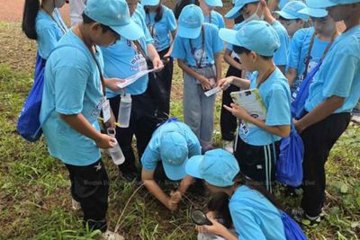 Kids skip class for water conservation