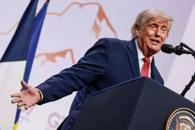 Trump signs Iran ceasefire deal, warns of renewed bombing if Tehran violates pact
