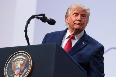 Trump signs deal aimed at ending Iran war at Versailles