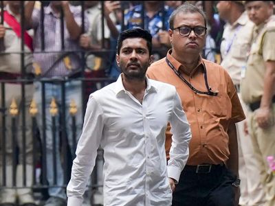 Defamation case: HC lifts stay on arrest warrant against TMC MP Abhishek Banerjee