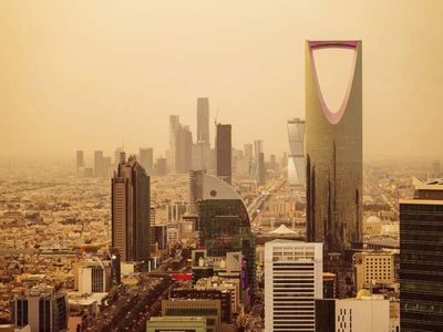 Saudi Arabia limits instant work visas for new businesses