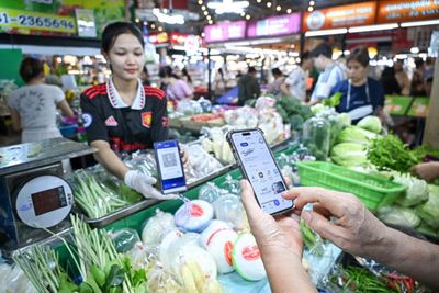 Average Thai household income declined in 2025