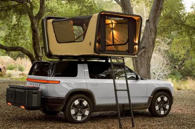 Some carmakers are ditching FM radios — and Rivian R2 fans aren't happy that they'll need a cellphone signal to listen to tunes in the wilderness