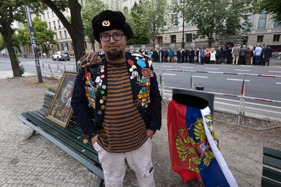 Poland arrests a suspect in daylight killing of a Russian artist critical of Putin