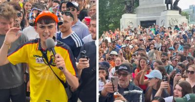 Hundreds of Americans gather in Boston to try Irn-Bru in 'world record attempt'
