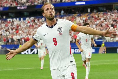 Gary Lineker reacts to Harry Kane drawing level with his England World Cup record