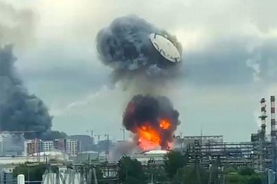 ‘Moscow will burn’ says Zelensky as Ukraine launches huge attack on Russian capital