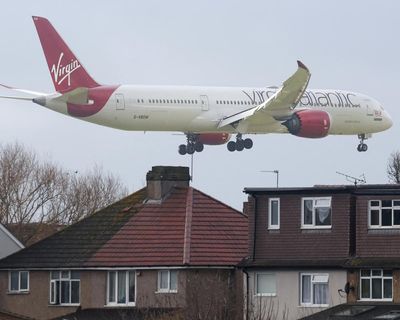 Heathrow third runway likely to affect health of millions nearby, official report warns
