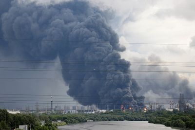 Bulletin world briefing: Huge attack on Moscow and oil flows through Hormuz