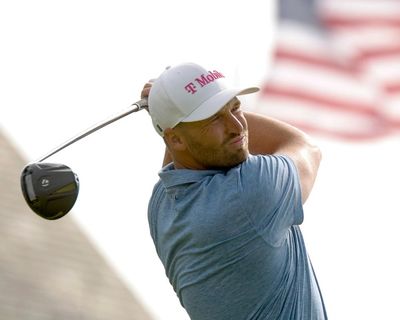 Wyndham Clark roars clear at US Open before darkness brings first round to a halt