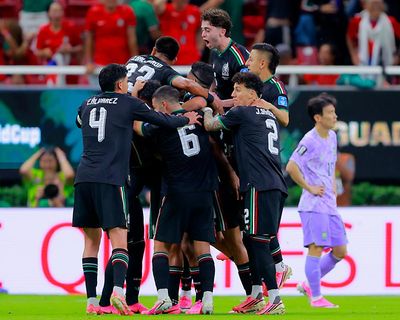 South Korea howler gifts Mexico victory as World Cup co-hosts reach knockout phase