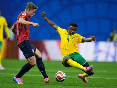 South Africa hold Czechs 1-1, keep World Cup knockout dream alive