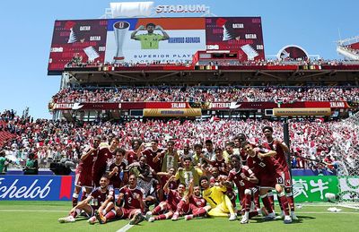Who are the pundits, commentators and presenters for Canada vs Qatar?