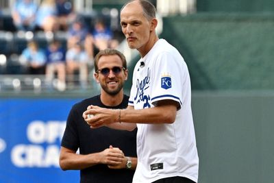 Thomas Tuchel throws out first pitch as England stars visit MLB game