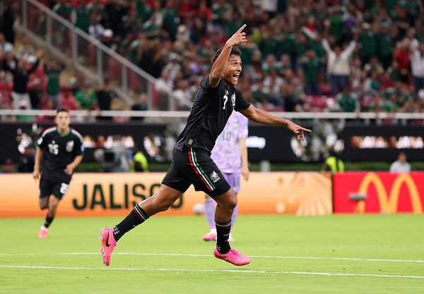 World Cup day eight highlights: Mexico become first team to qualify for last 32 as injury to Ismael Kone overshadows Canada's thrashing of Qatar