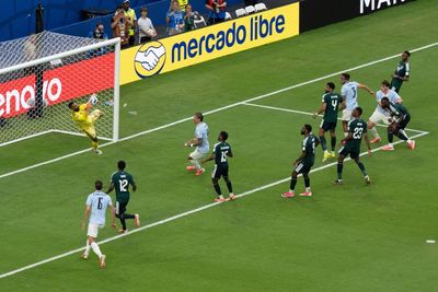 Two World Cup matches were played in ‘severe heat’, analysis finds