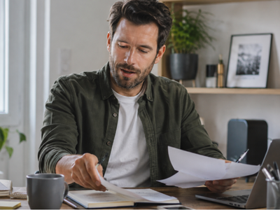 Psychology suggests adults who talk themselves through everyday tasks aren’t scattered; self-guiding speech can help the brain maintain focus and reduce cognitive drift